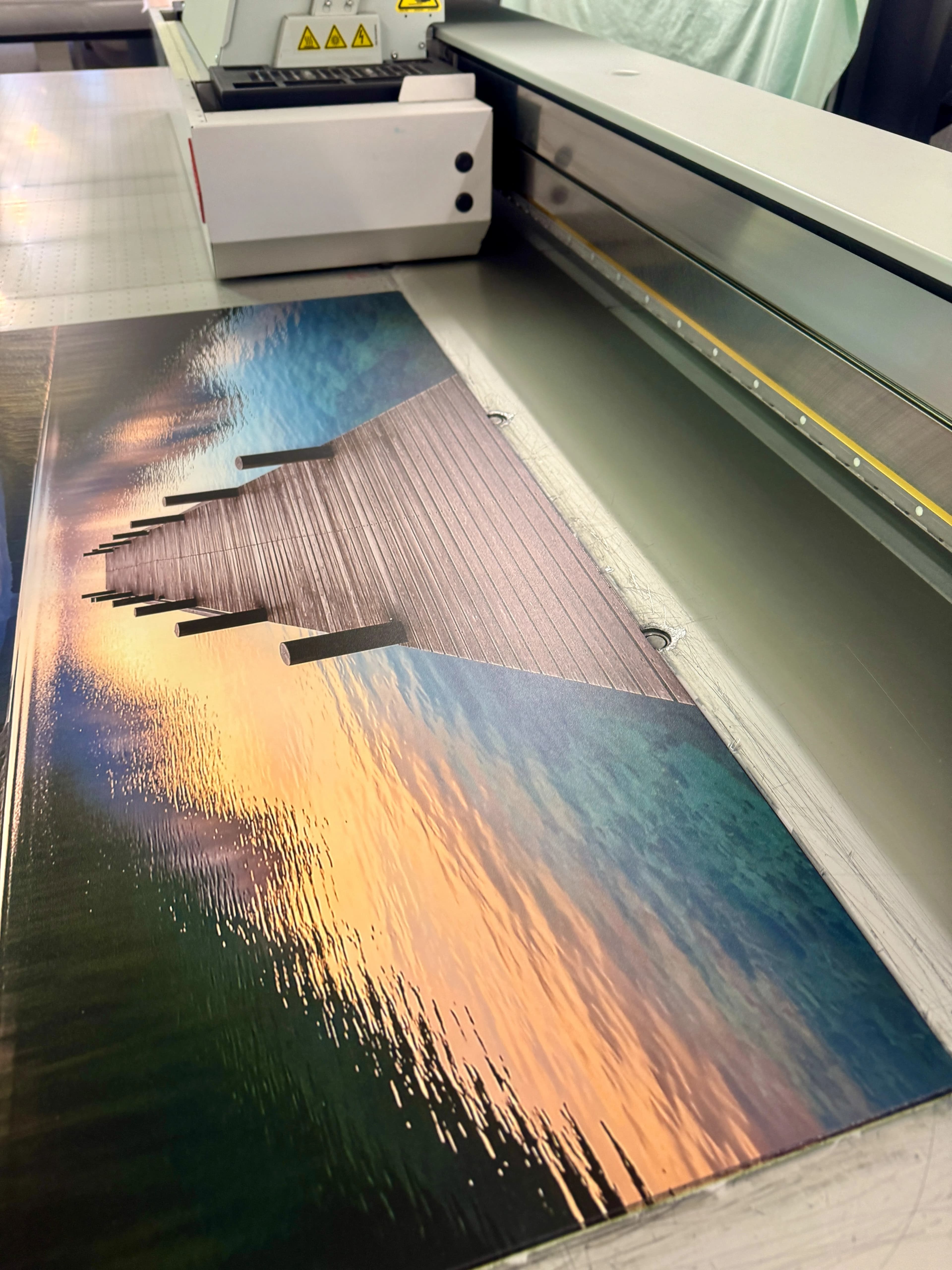 Druck eines Wandbildes aus Foto auf der Arizona Druckmaschine von Canon